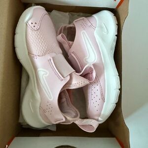 Nike Kids Light Pink Slip-On Sneakers